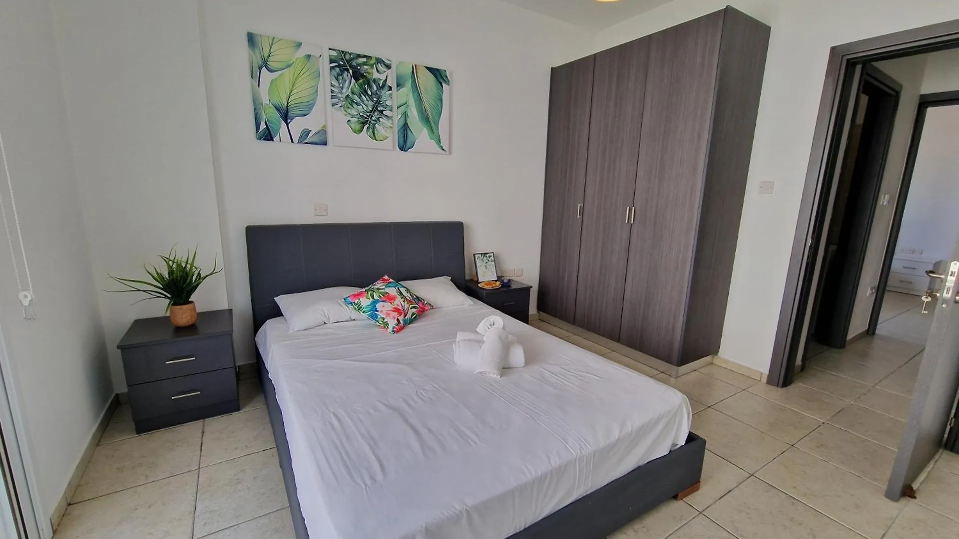 Apartment Tropical Paradise 200M From Finikoudes Beach Larnaca